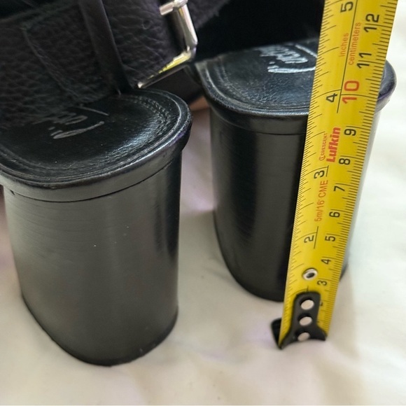 L Intervalle women’s black leather strappy 4” heels peep toe sandals size 6 - Picture 9 of 9